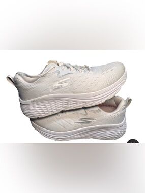 Skechers Women’s size 8.5 Go Run  (great condition)